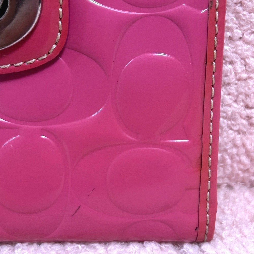 Coach Y2K Pink Patent Leather Signature C Embossed Silver Turnlock Medium Wallet - Picture 12 of 14